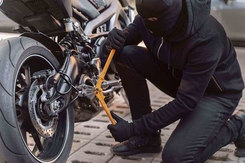 ¿Cómo protejo mi moto de posibles robos?