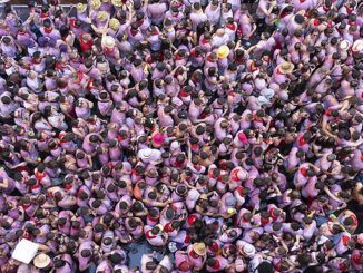 La fiesta en Teruel que exalta al toro y la vaquilla y lo celebra con vino