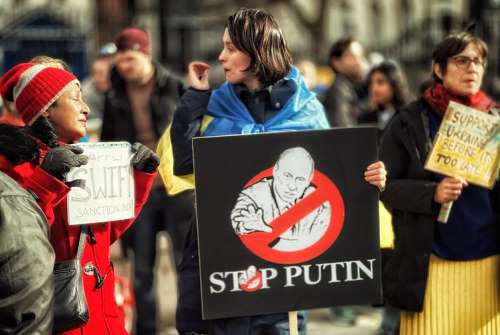 El oligarca Putin y su sistema totalitario convierten Rusia en un país cerrado e inhóspito para los amantes de la libertad